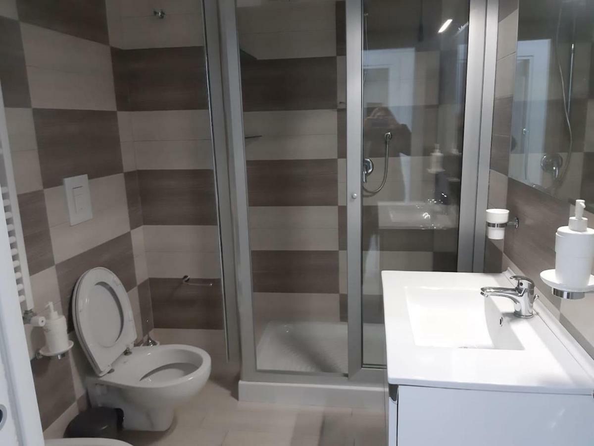 Hotel La Casa Di Donatella à Naples Extérieur photo