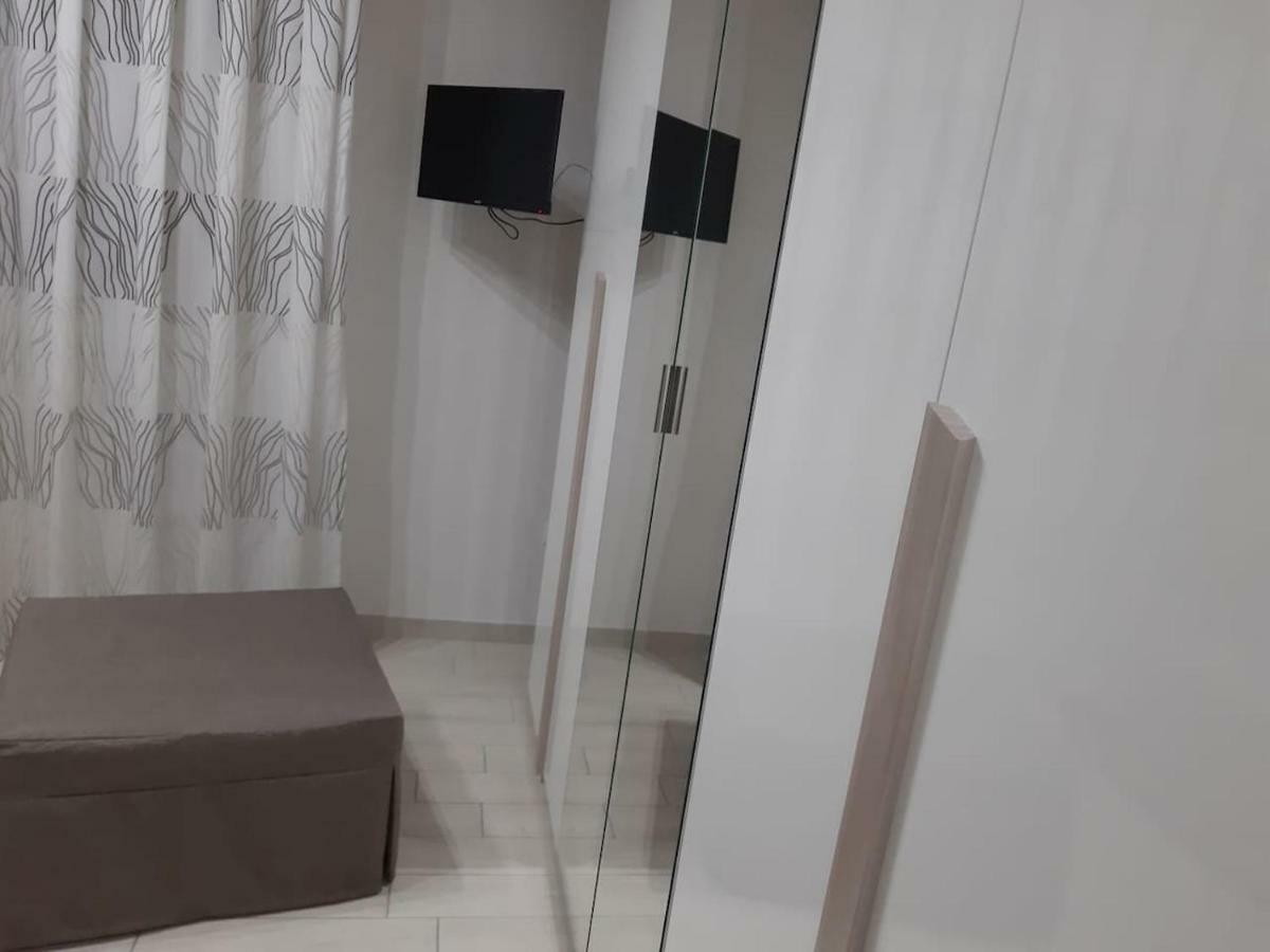 Hotel La Casa Di Donatella à Naples Extérieur photo