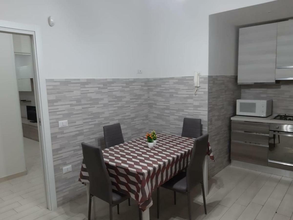 Hotel La Casa Di Donatella à Naples Extérieur photo