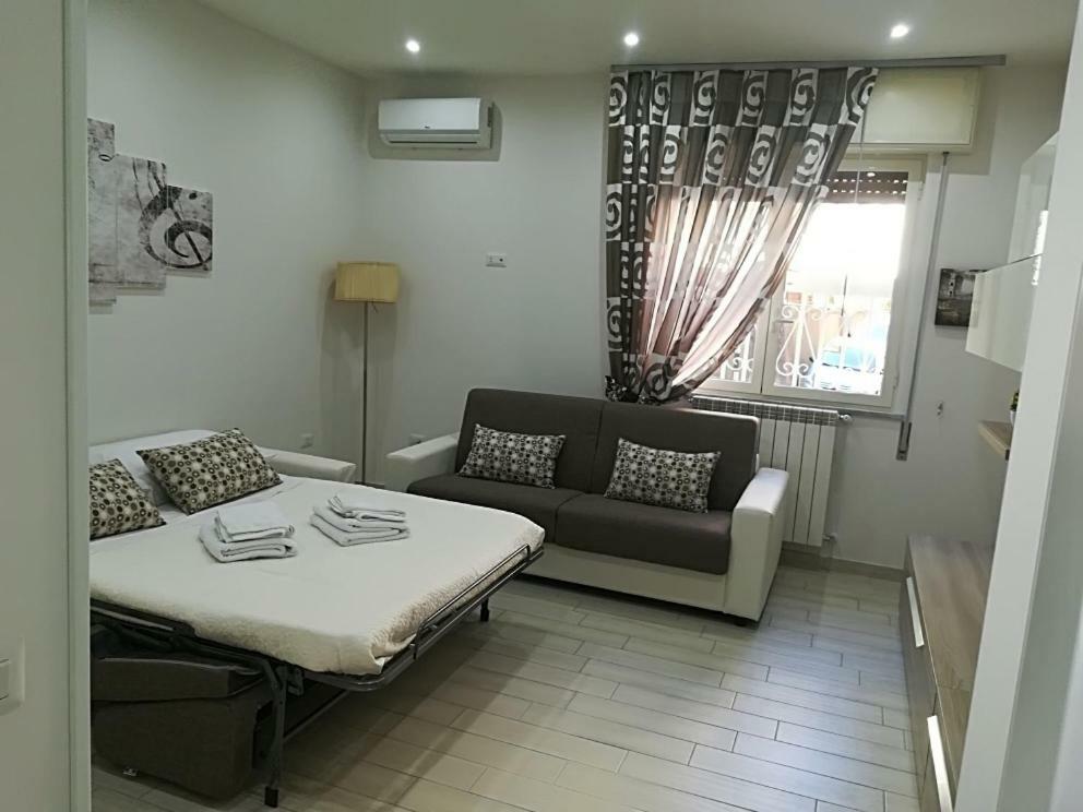 Hotel La Casa Di Donatella à Naples Extérieur photo