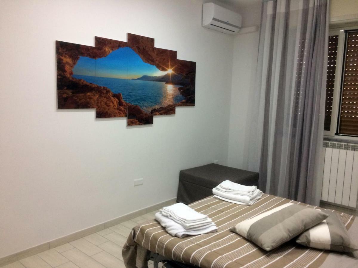Hotel La Casa Di Donatella à Naples Extérieur photo